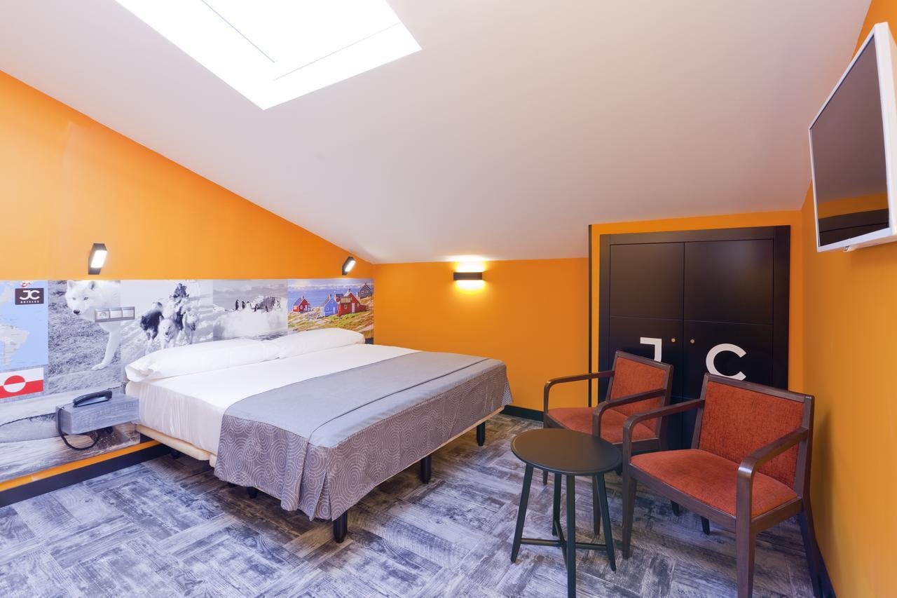 Superior King Room,497949219:JPEG